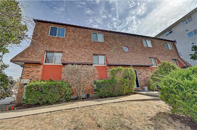 Iowa City Condo: 34 Lincoln Ave