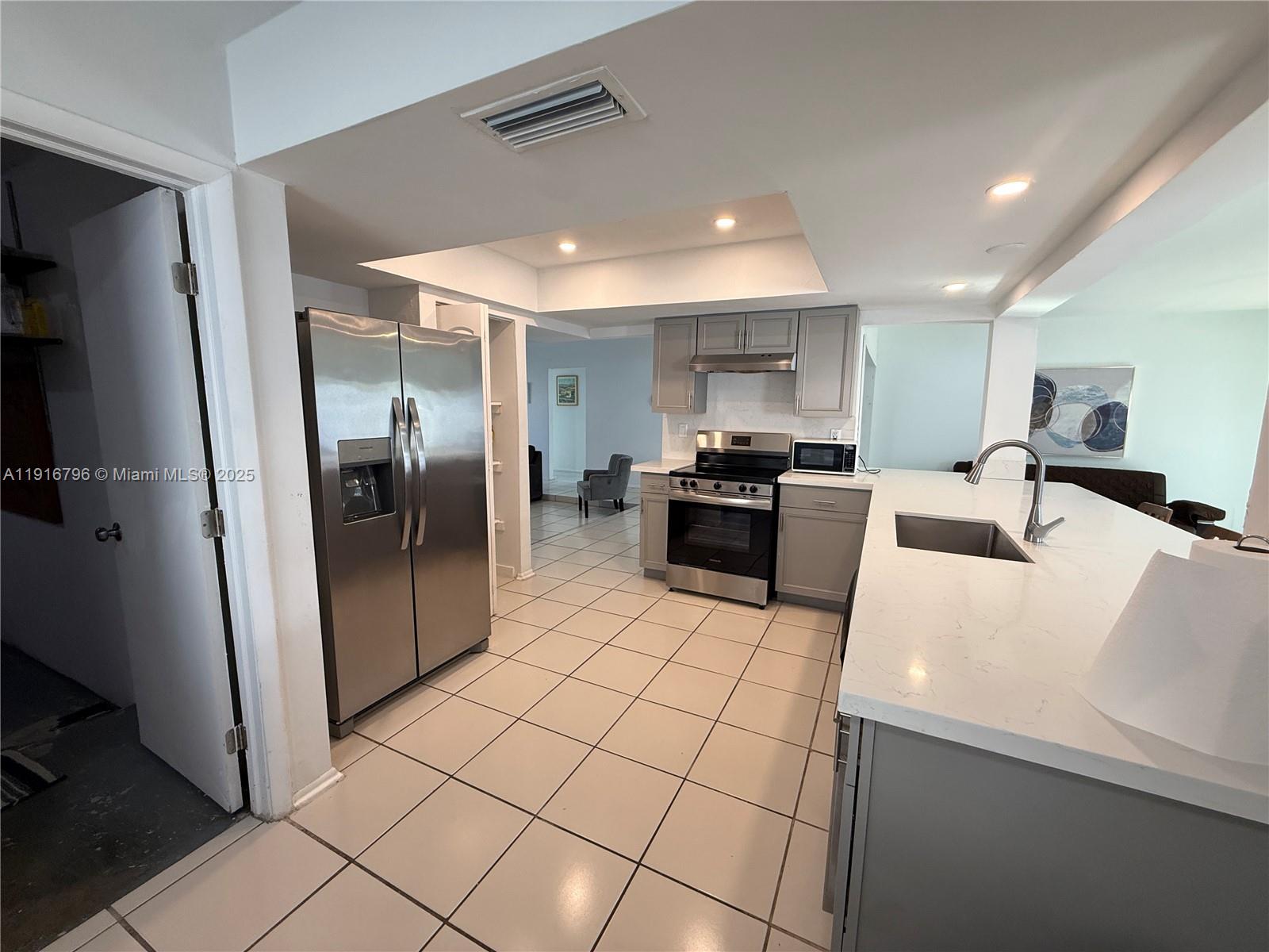 Miramar Condo: 8636 Beekman Drive
