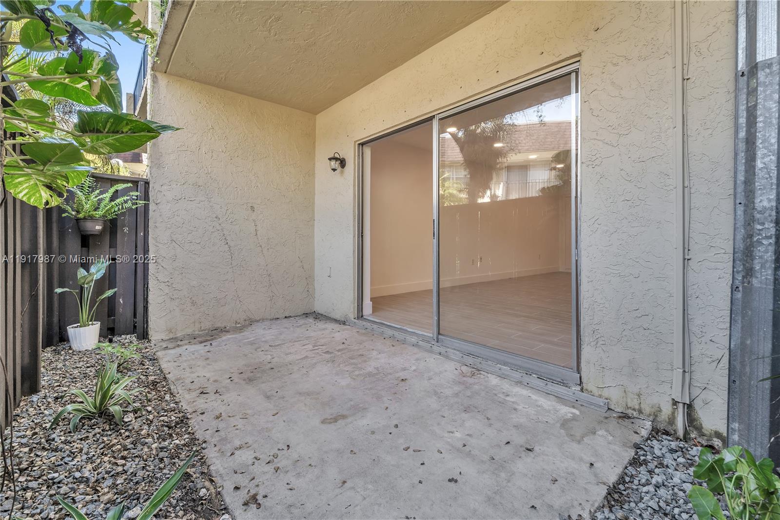 Miami Condo: 13712 Southwest 90th Avenue