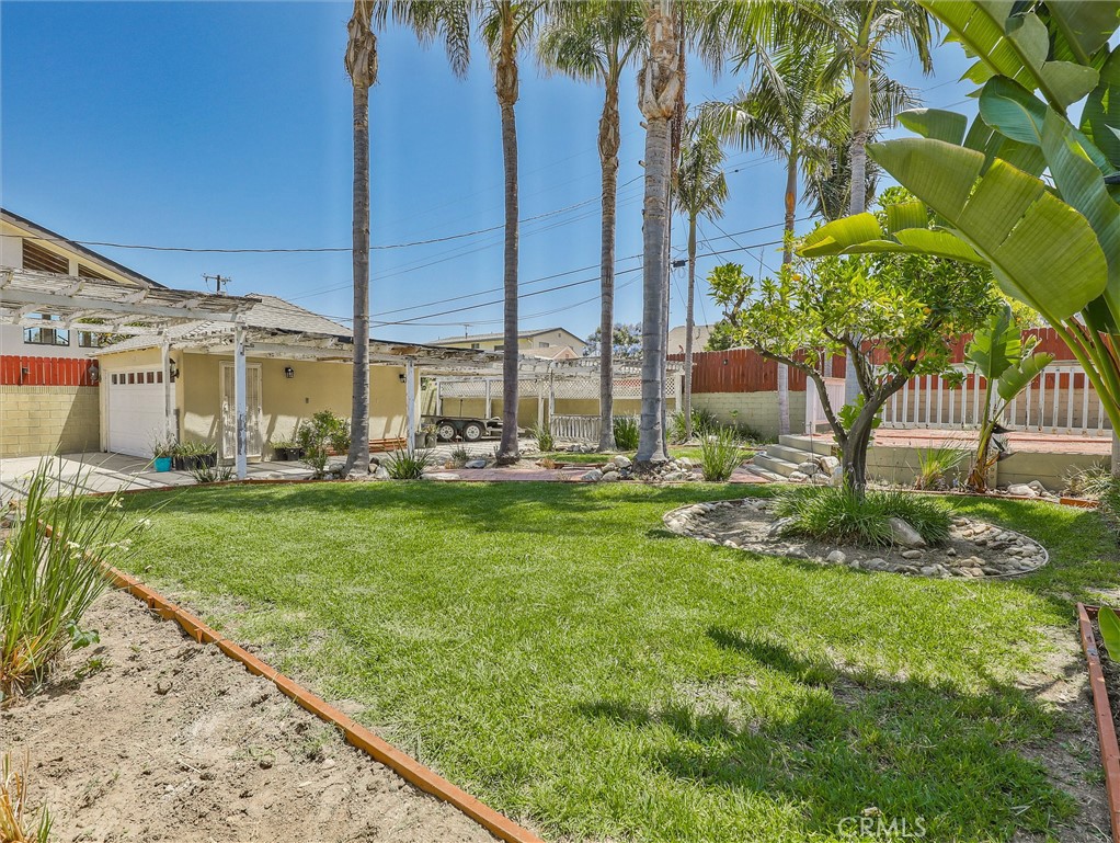 Los Angeles Condo: 3826 Burnside Avenue