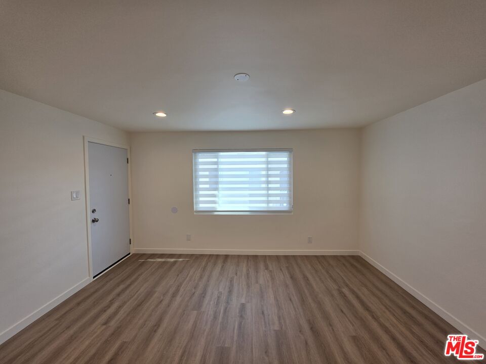 Redondo Beach Condo: 2400 Vanderbilt Lane