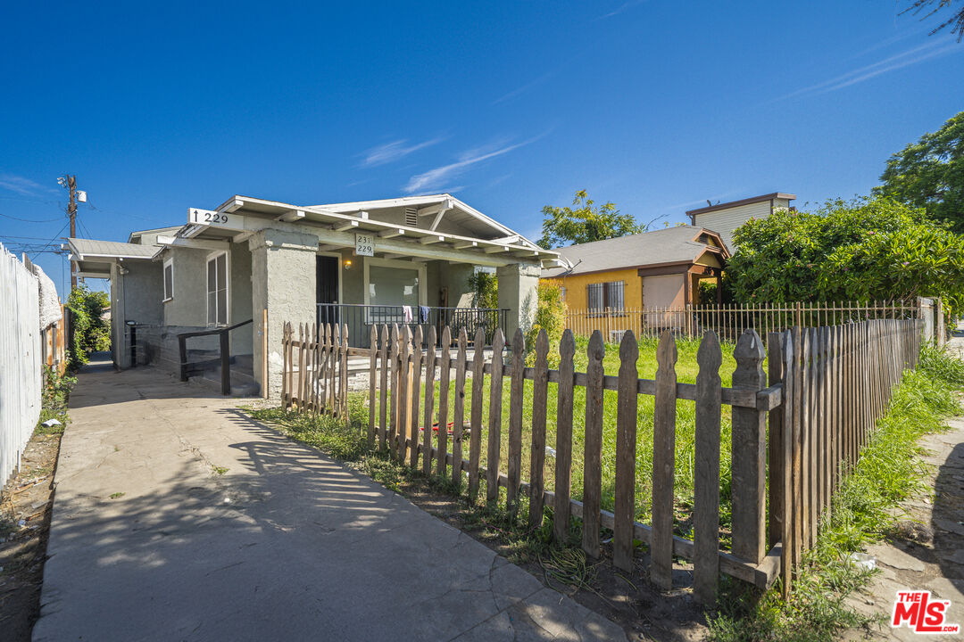 Los Angeles Condo: 231 East 85th Street