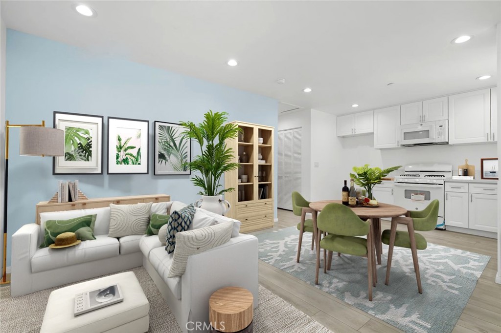 Sherman Oaks Condo: 14251-2 Magnolia Boulevard