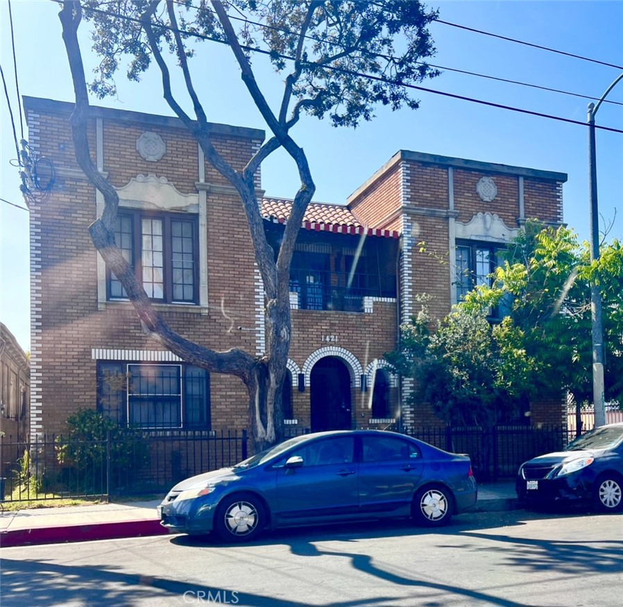 Los Angeles Condo: 1421 Valencia Street