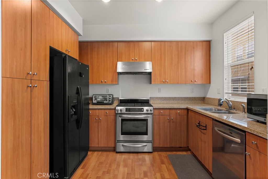 Santa Ana Condo: 408 East Jeanette