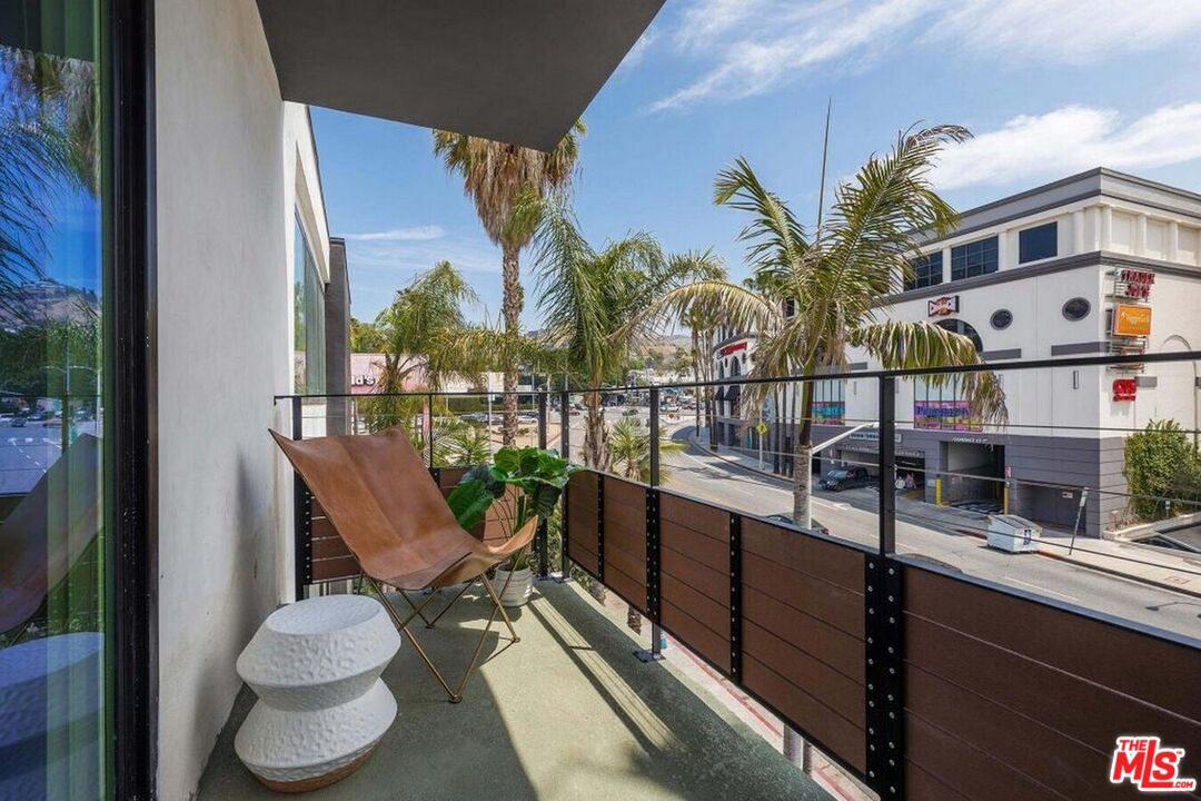 West Hollywood Condo: 1425 North Crescent Heights Boulevard