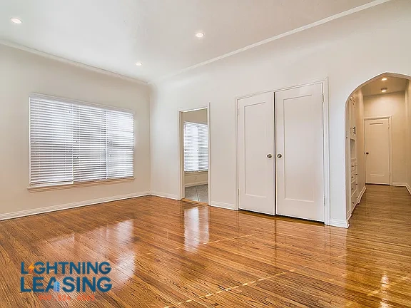 Los Angeles Condo: 367 N Curson Ave