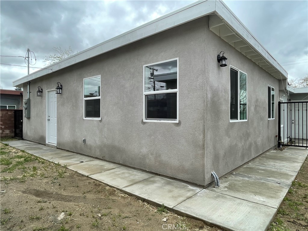 Lancaster Condo: 45124 Redwood Avenue