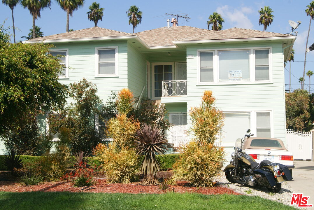 Los Angeles Condo: 4425 Victoria Park Place