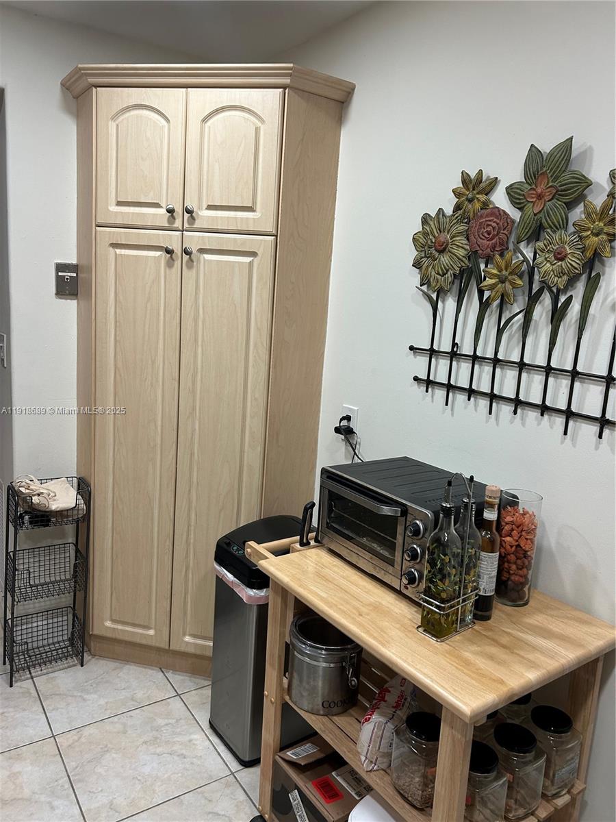 Miami Beach Condo: 6969 Collins Avenue