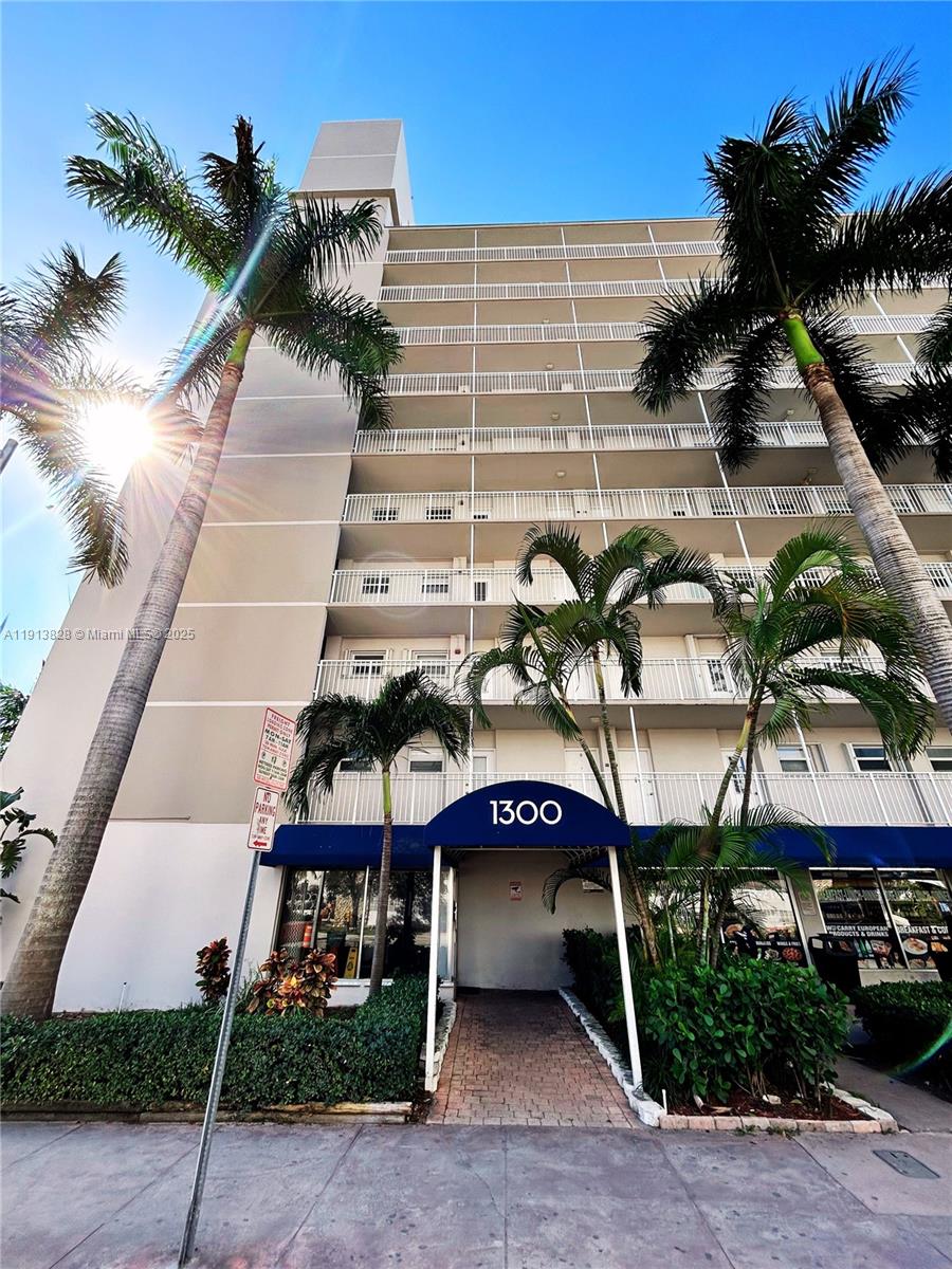 Miami Beach Condo: 1300 Lincoln Road