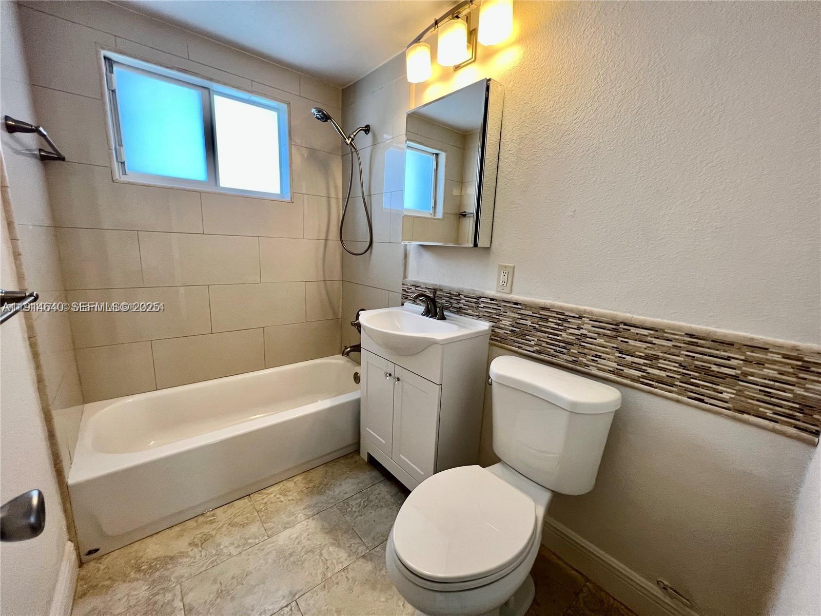 North Miami Condo: 2700 Northeast 135th Street