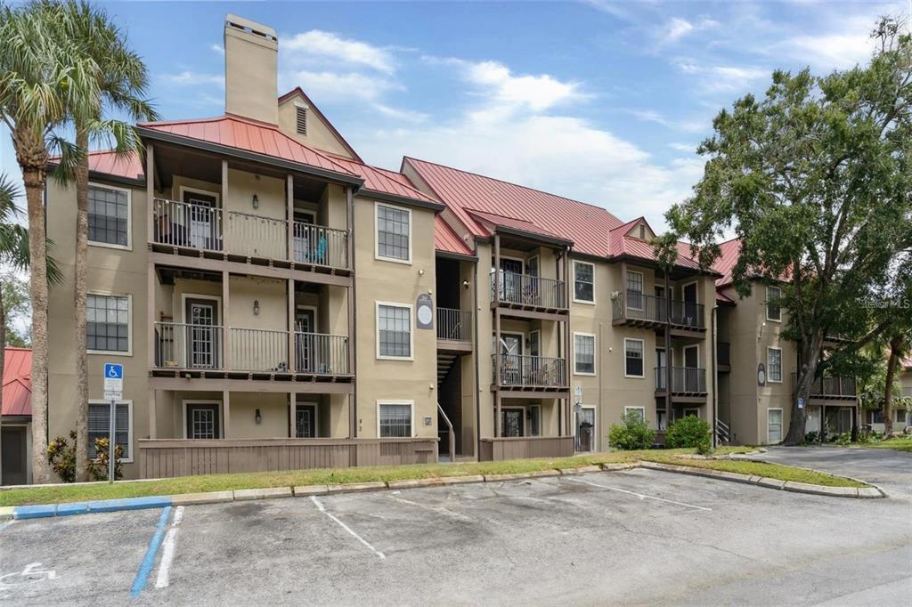 Altamonte Springs Condo: 241 Afton Square