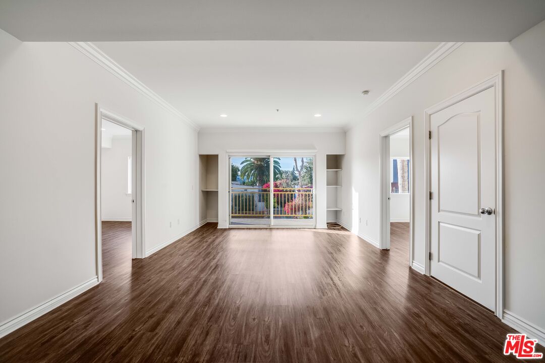 Los Angeles Condo: 3328 Oakhurst Avenue