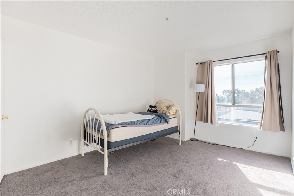 Santa Ana Condo: 450 East 4th Street