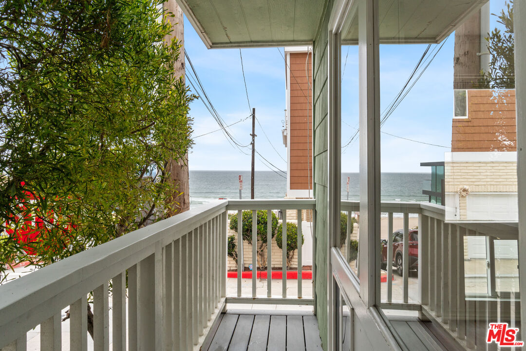 Manhattan Beach Condo: 115 44th Street