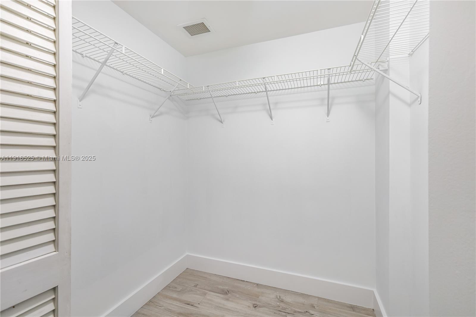 Aventura Condo: 19501 West Country Club Drive