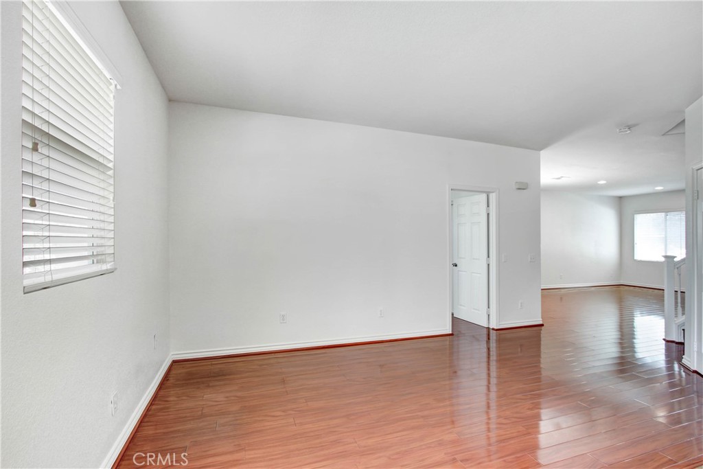 Eastvale Condo: 6907 Massy Harris Way