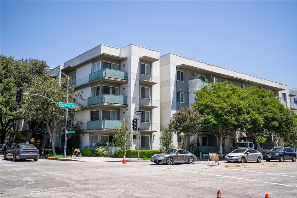 Pasadena Condo: 160 South Hudson Avenue