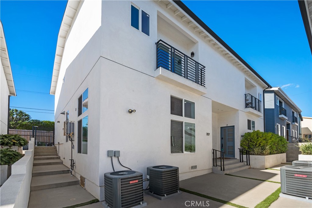 Los Angeles Condo: 7125 South La Cienega Boulevard