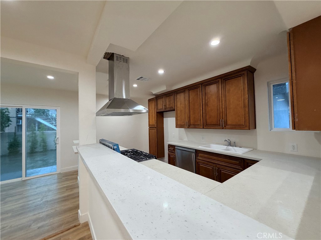 North Hollywood Condo: 11104 Oxnard Street