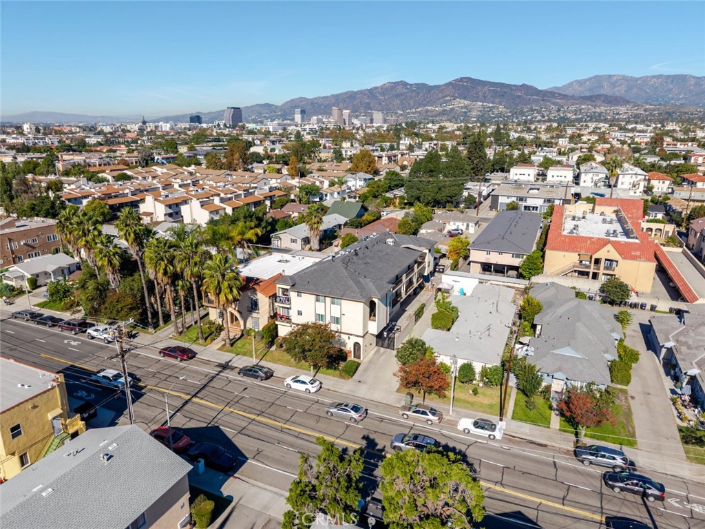 Glendale Condo: 909 East Chevy Chase Drive