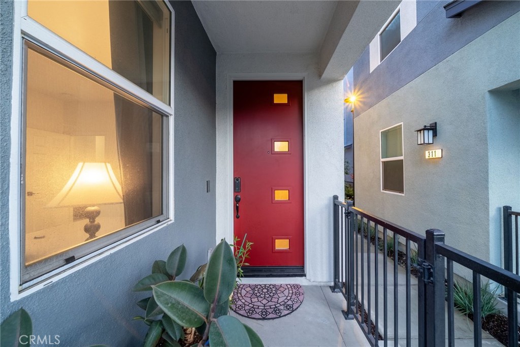 Santa Ana Condo: 329 North Standard Avenue