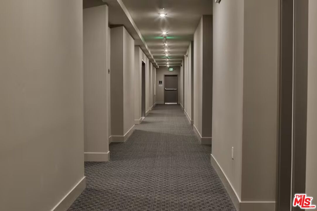 Los Angeles Condo: 1025 South Berendo Street