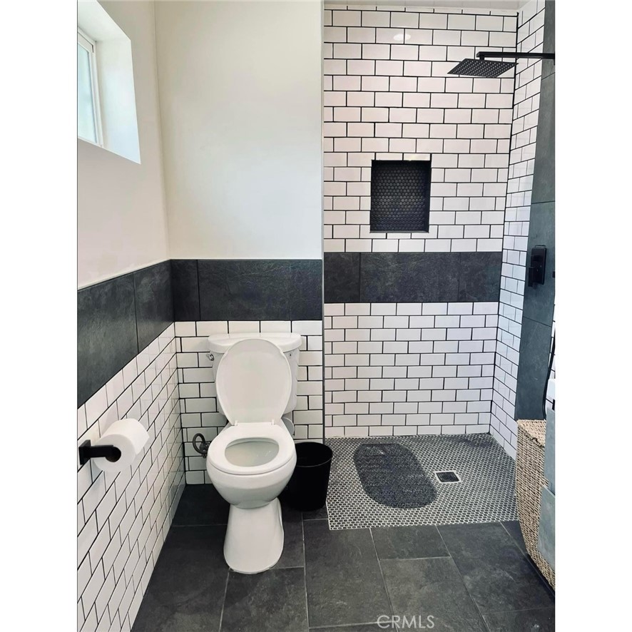 Van Nuys Condo: 7325 Matilija Avenue