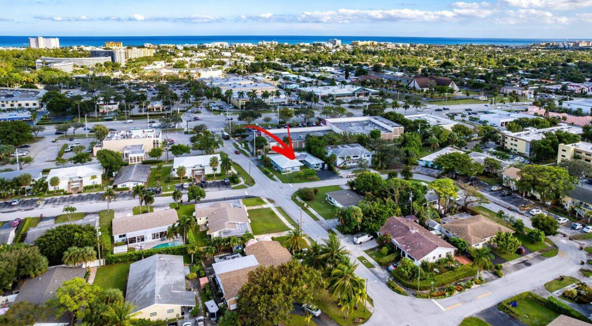 Deerfield Beach Condo: 262 Southeast 9th Avenue