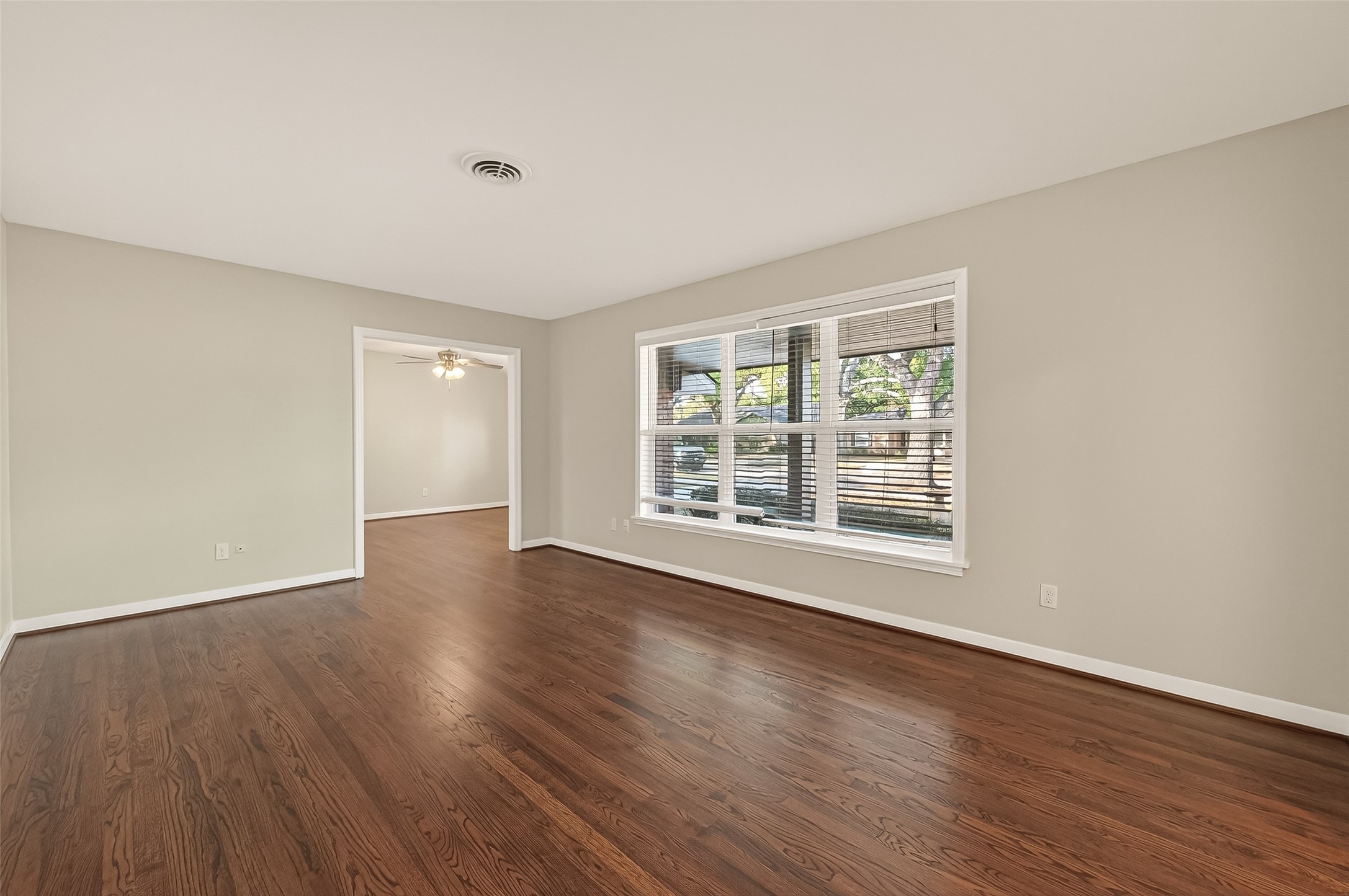 Houston Condo: 5211 Hummingbird Street