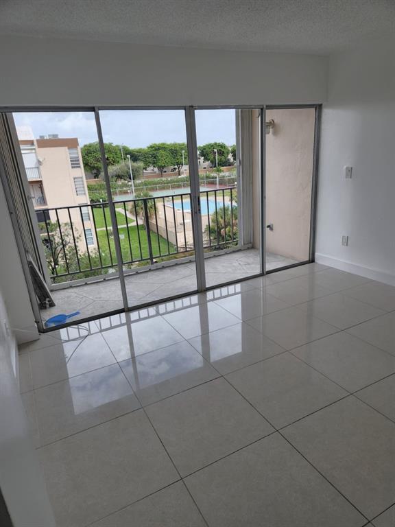 Miami Condo: 8895 Fontainebleau Boulevard