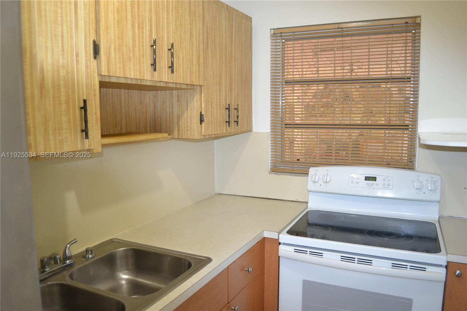 Hialeah Condo: 751 Southeast 6th Place