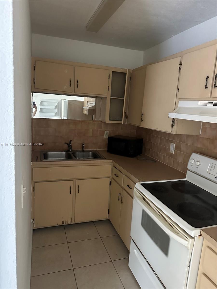 Miami Condo: 9614 Northwest 5th Avenue