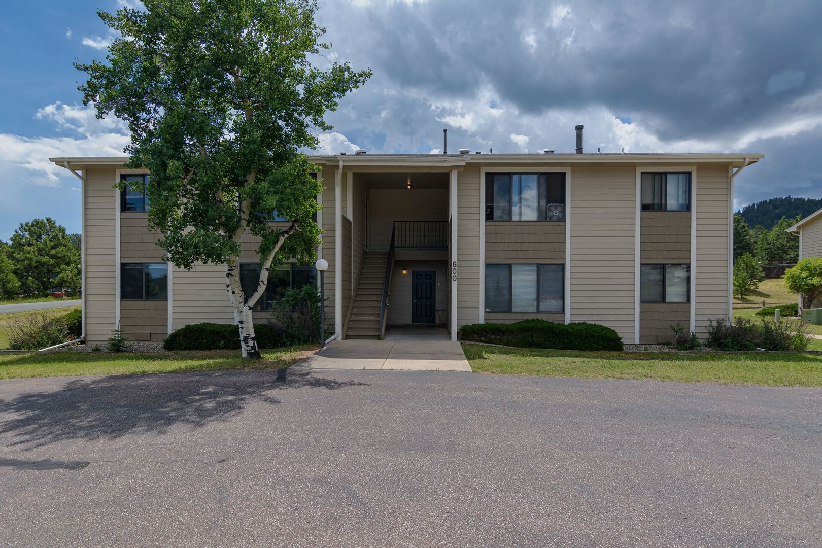 Woodland Park Apartment: 600 N Coraline St