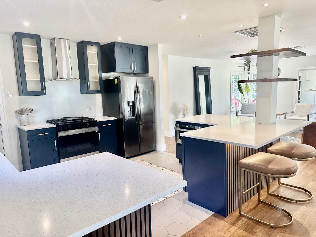 Austin Condo: 4406 Airport Boulevard