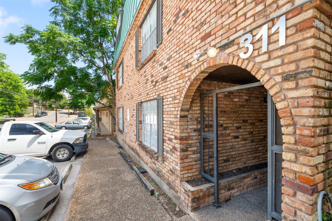 Austin Condo: 311 East 31st Street