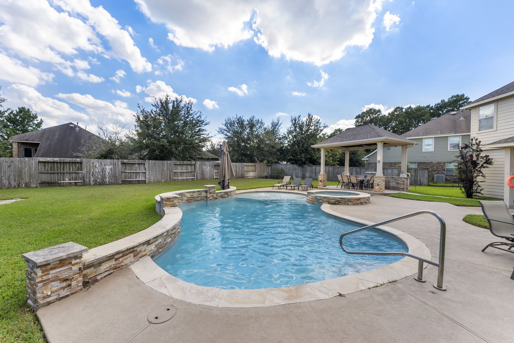 Tomball Condo: 119 Wood Drake Place