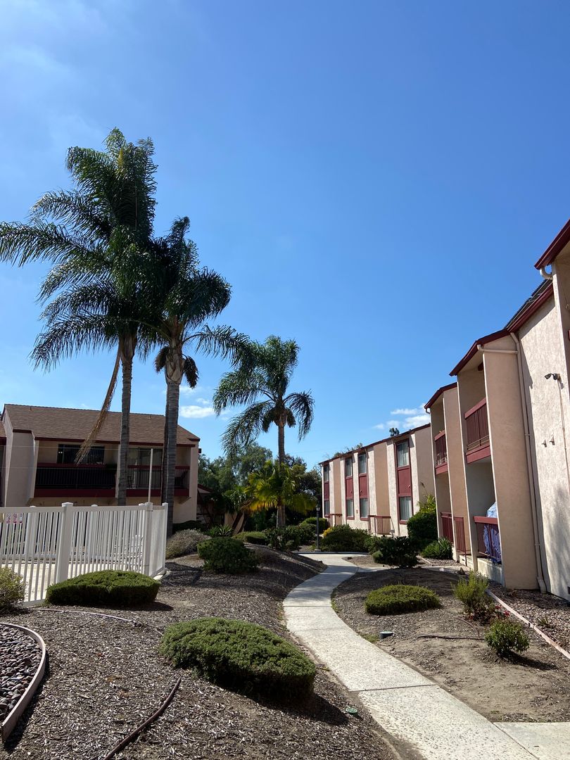 La Mesa Apartment: 5721 Lake Murray Blvd