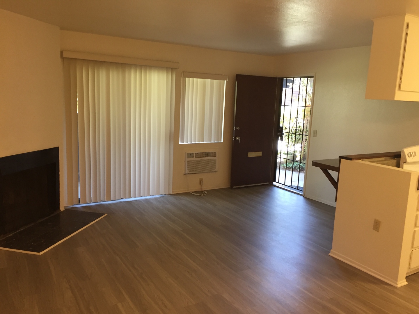 LA MESA Condo: 5245 WOOD ST.