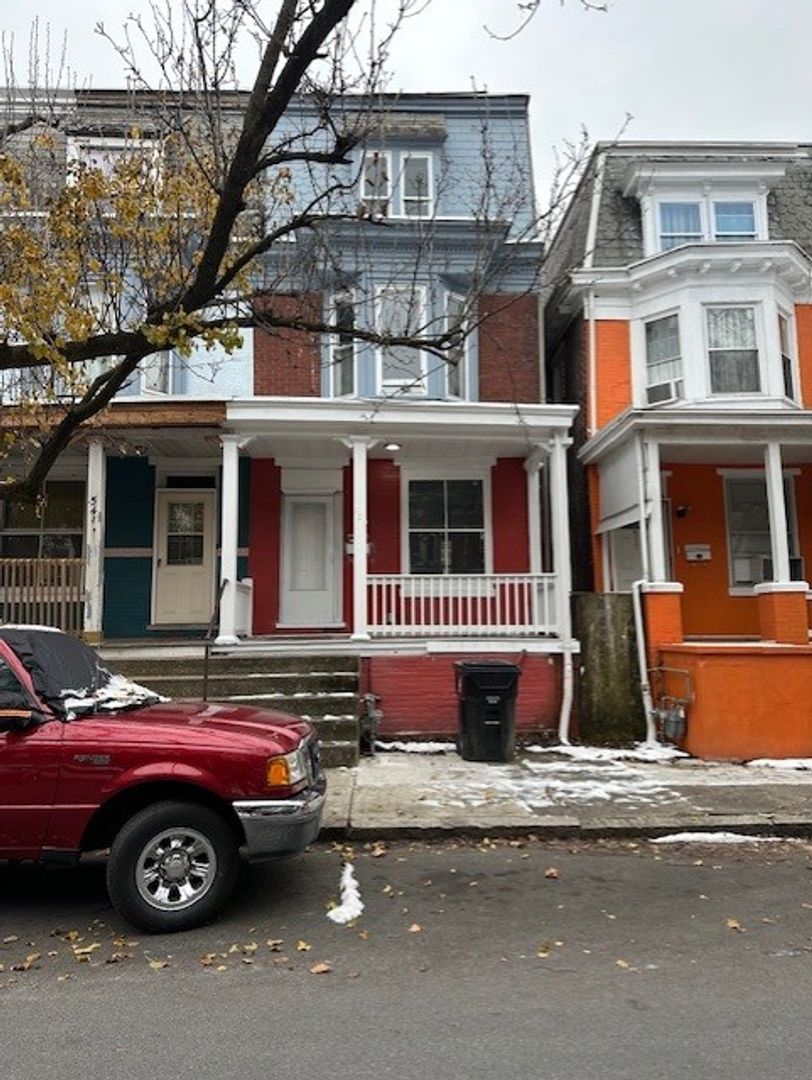 Harrisburg House: 539 Curtin St