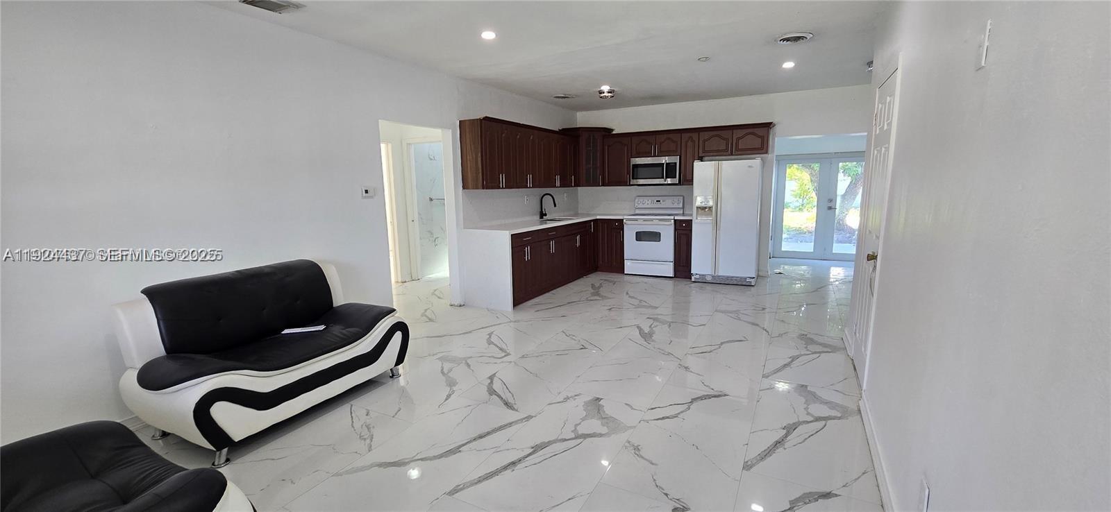 Miami Condo: Goulds