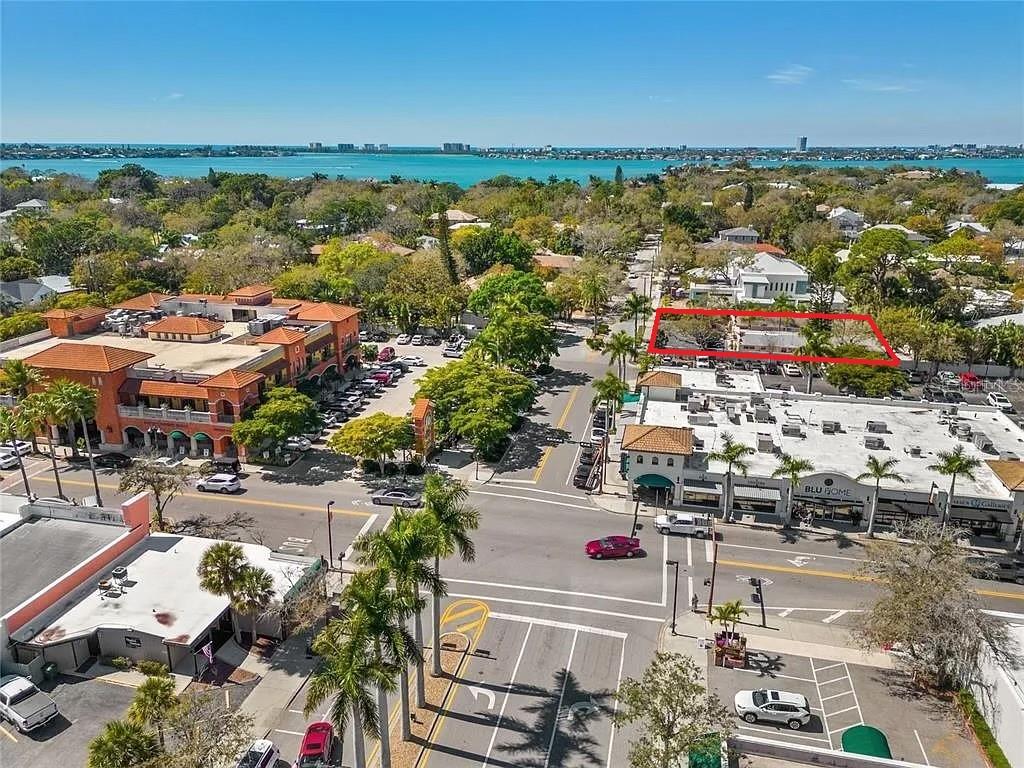 Sarasota Condo: 1757 Hillview Street