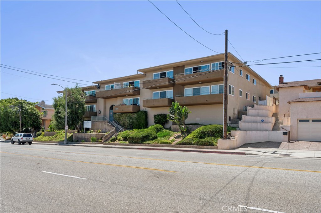 Redondo Beach Condo: 209 South Prospect Avenue