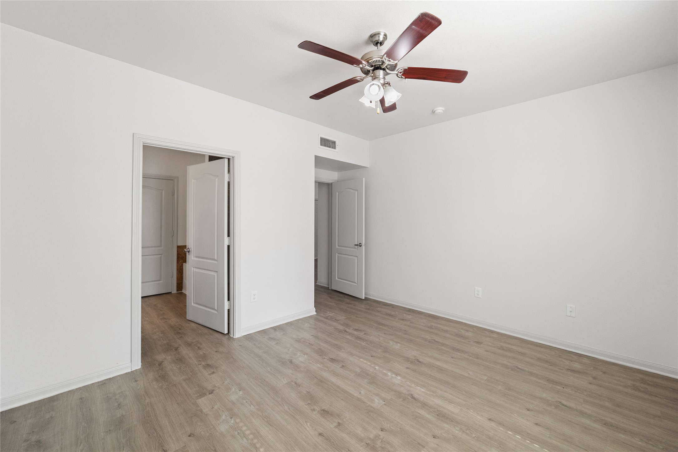 Houston Condo: 11925 Jones Road