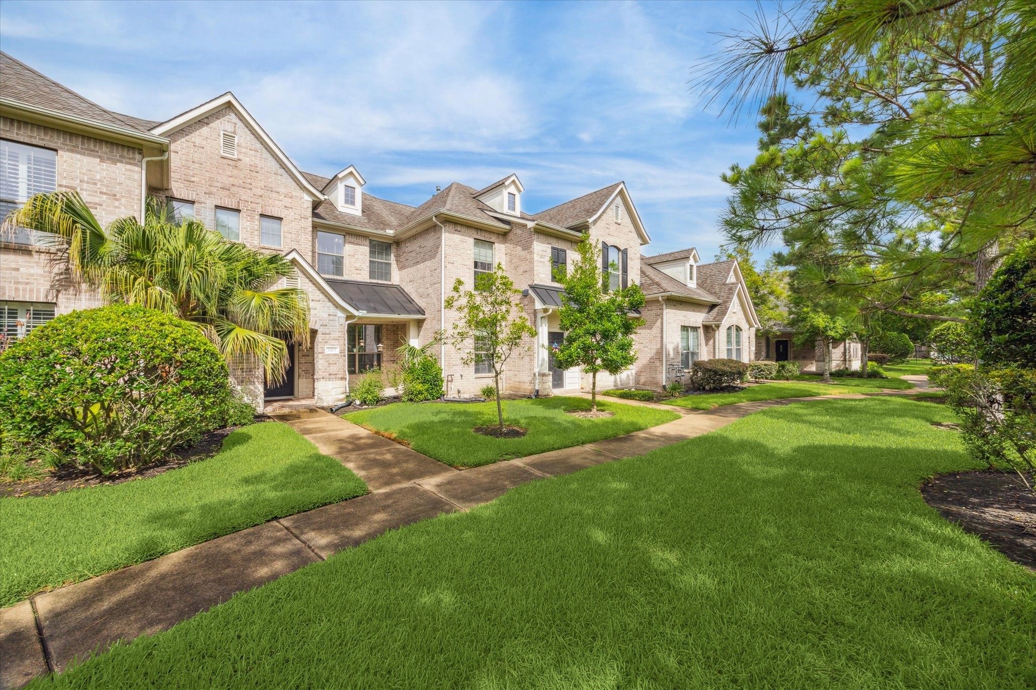 Houston Condo: 2403 Clippers Square