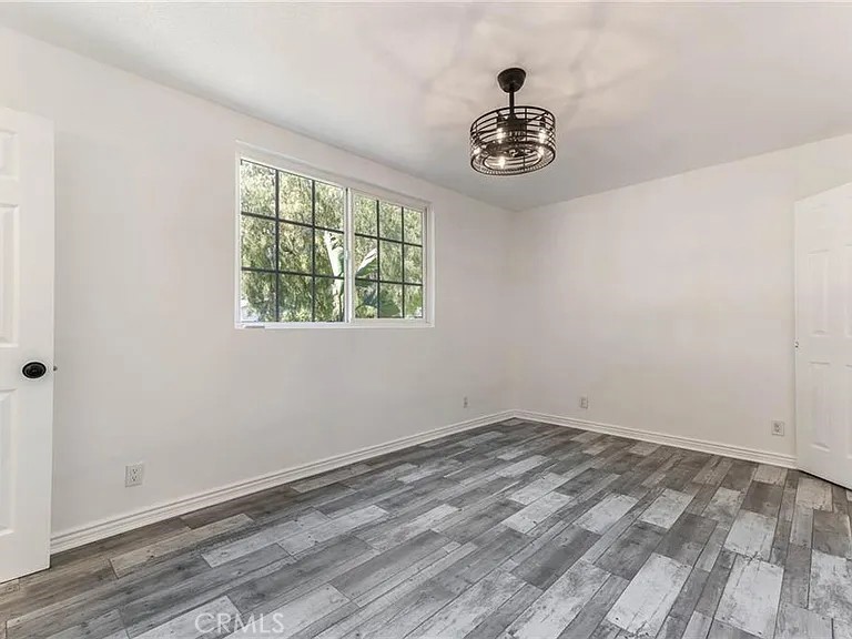 Thousand Oaks Condo: 636 East Avenida De Los Arboles