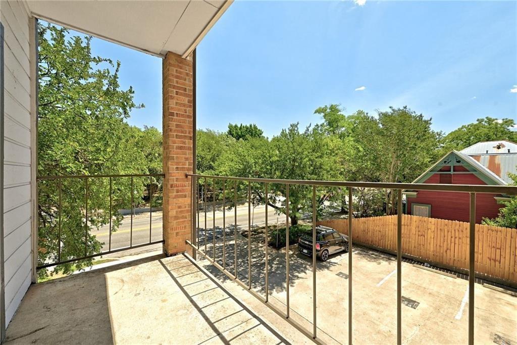 Austin Condo: 203 East 31st Street