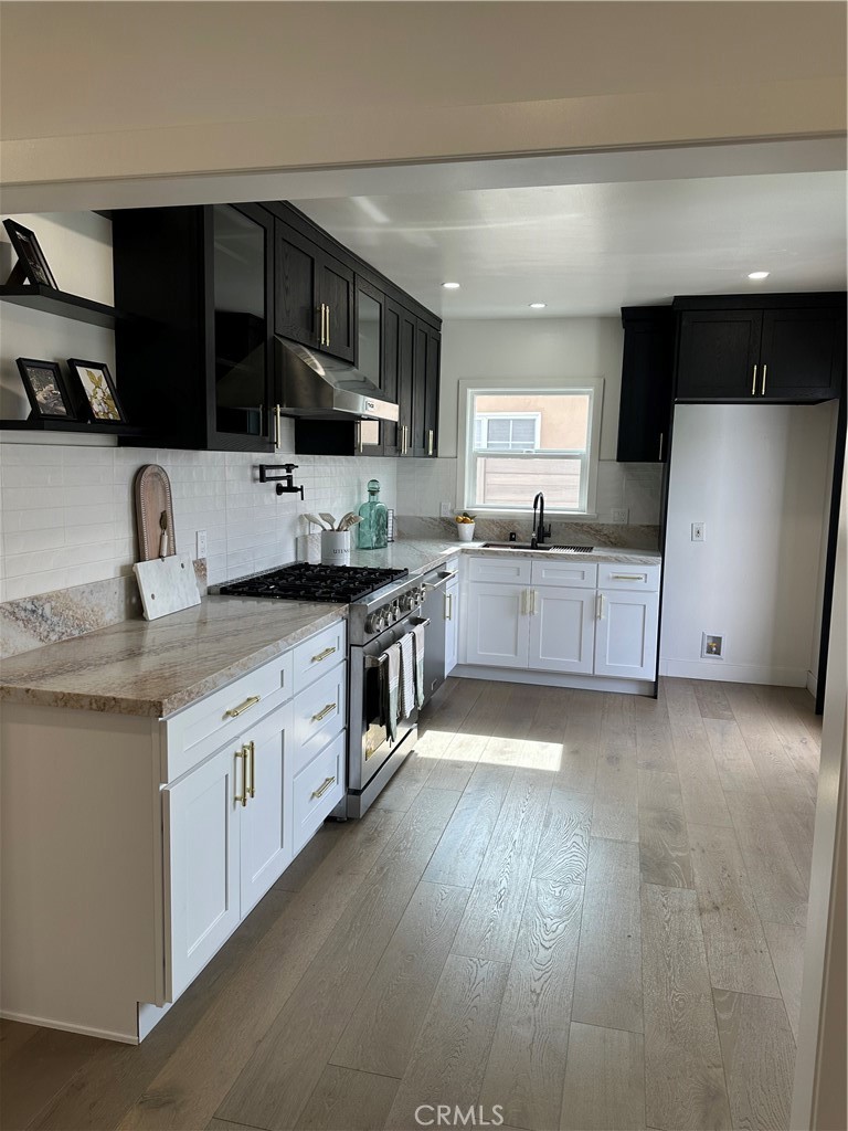 Van Nuys Condo: 16913 Covello Street