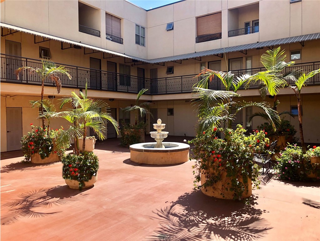 San Pedro Condo: 255 West 7th Street